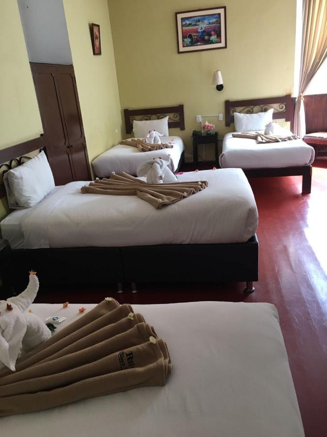 Hotel Retamas *