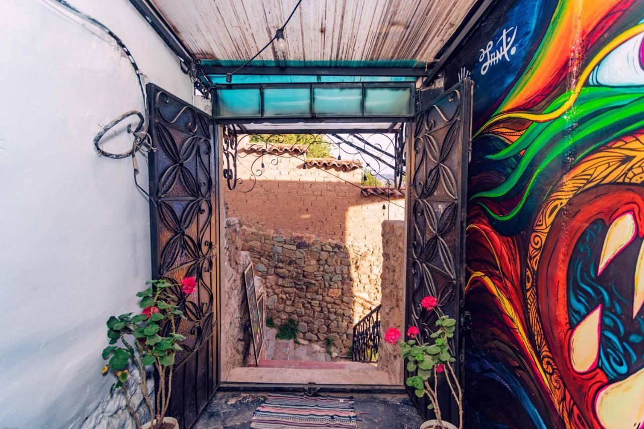 Apuhouse Hostel *