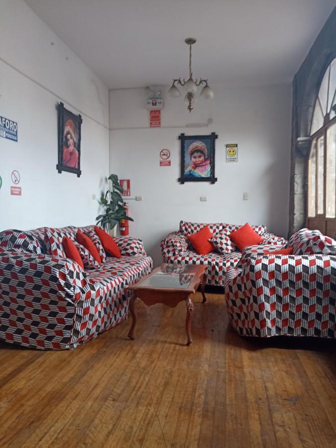 Hotel Carmen Plaza *