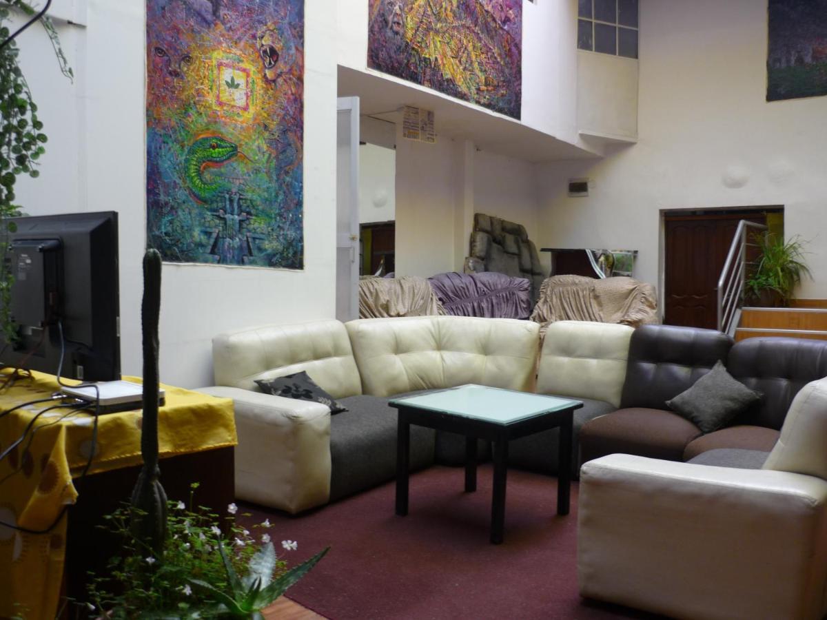 Guest house Qori *