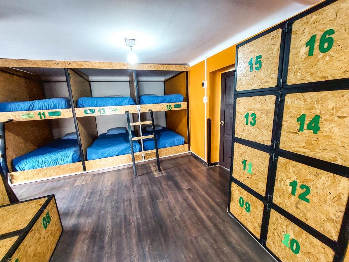 Ukukus Hostel *