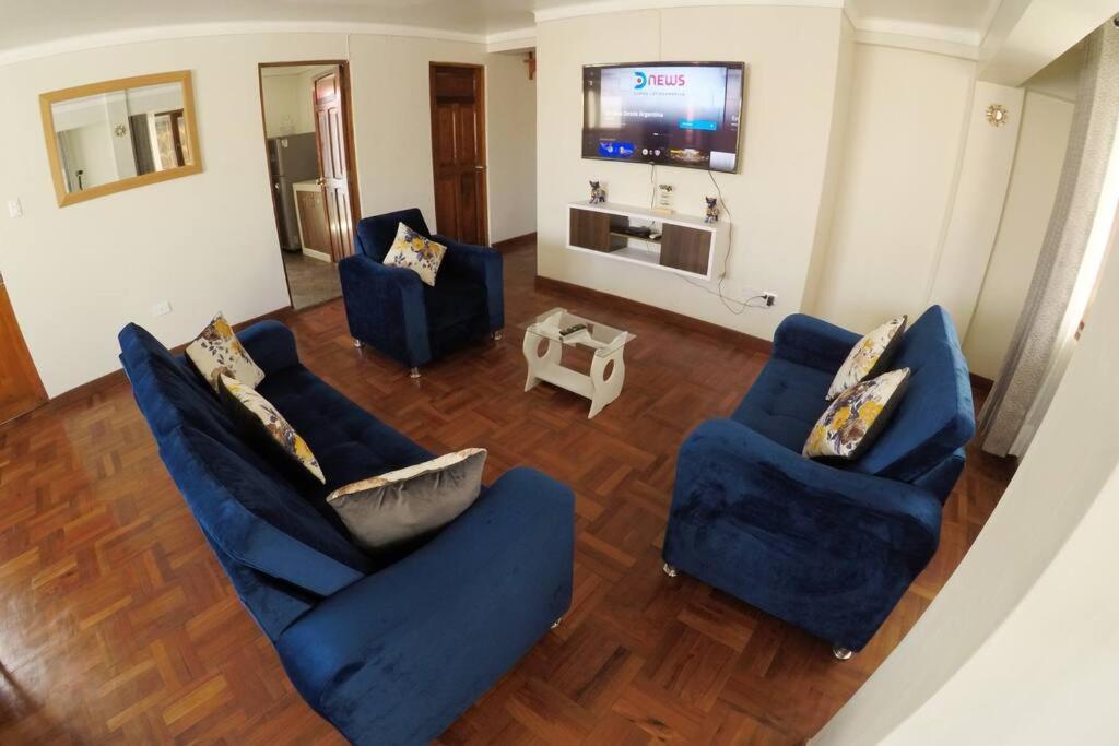 Centric & Cozy With Garage Apartamento
