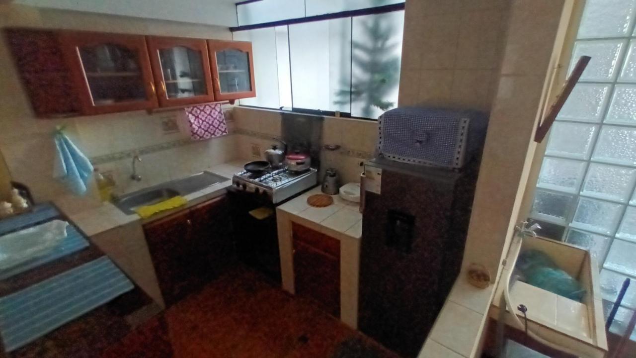 Tahuanwasi House Building