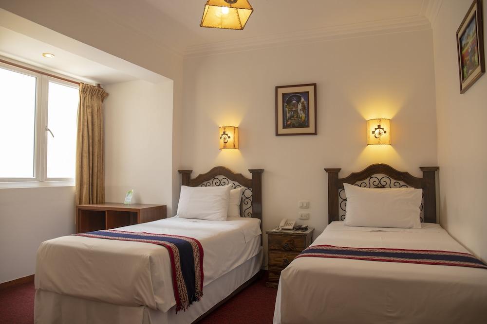 Hotel Rojas 3*