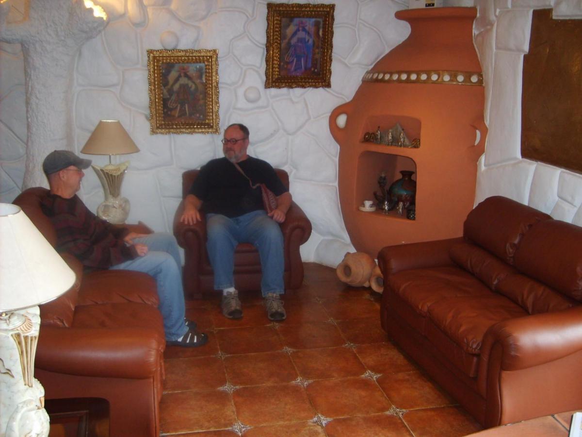 Hostal Holiday Cusco *