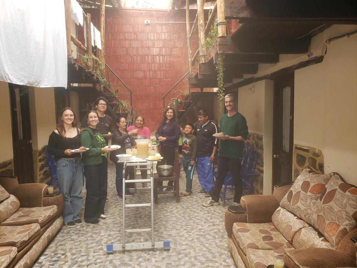 Kukuli Castillo Inka * Cusco