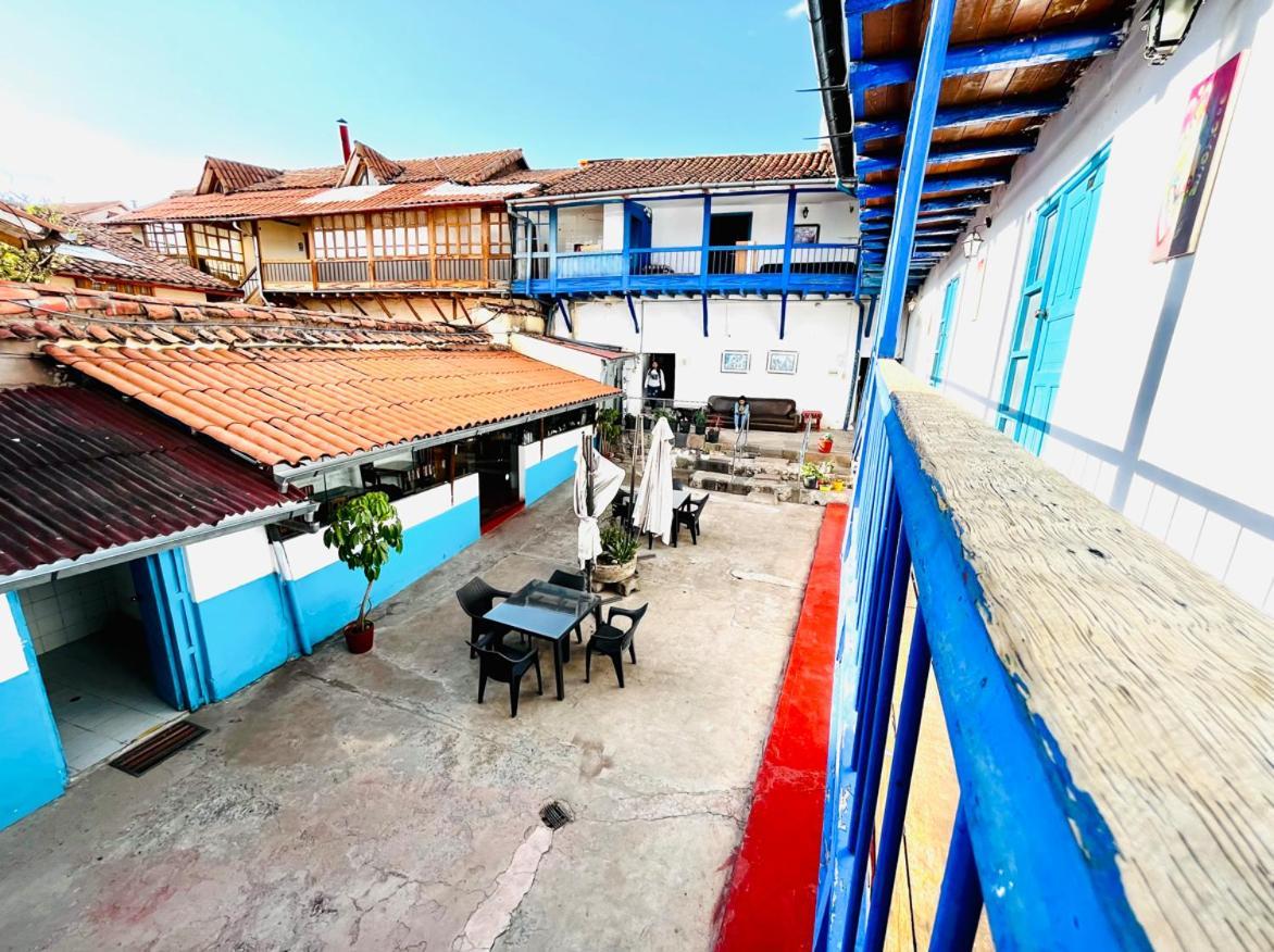 Janaq Hotel *