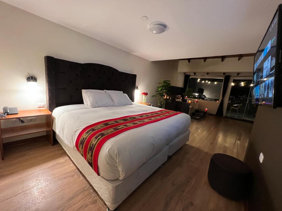 The Balcony 3*