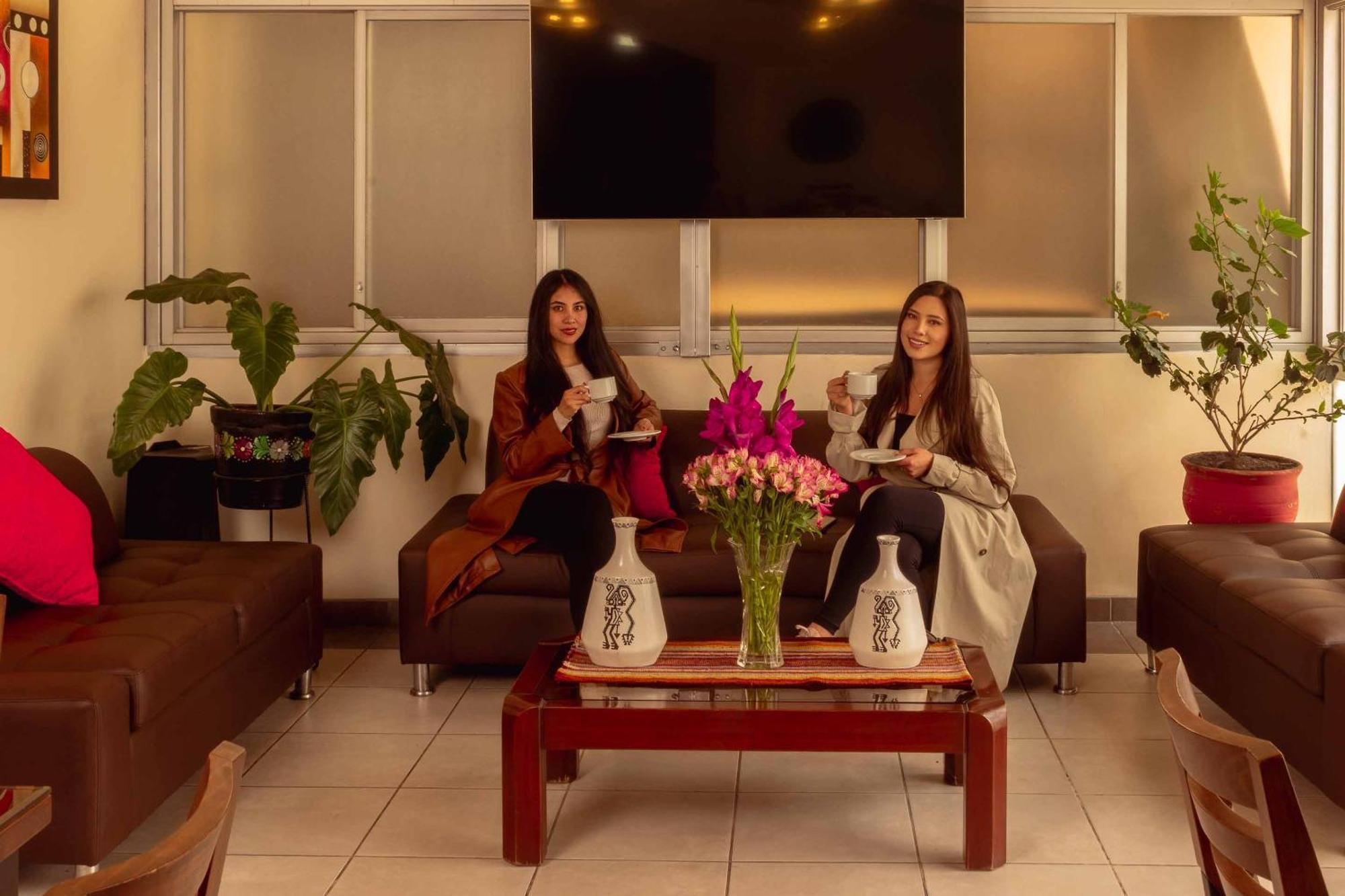 Aparthotel Group House 3*