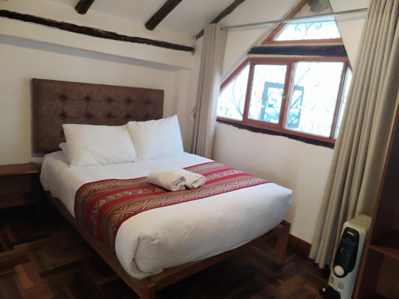 Paqarina San Blas Hotel *