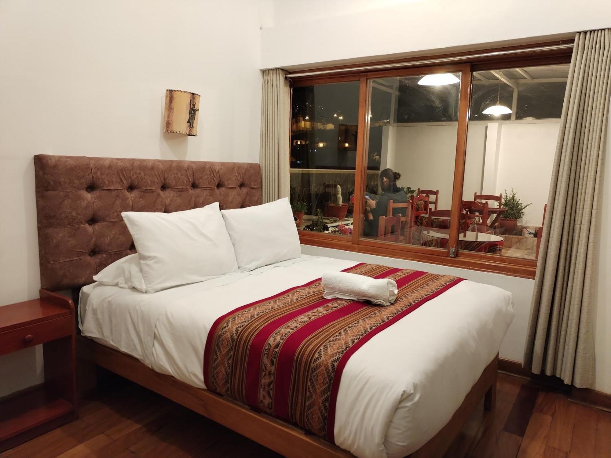 Paqarina San Blas Hotel *
