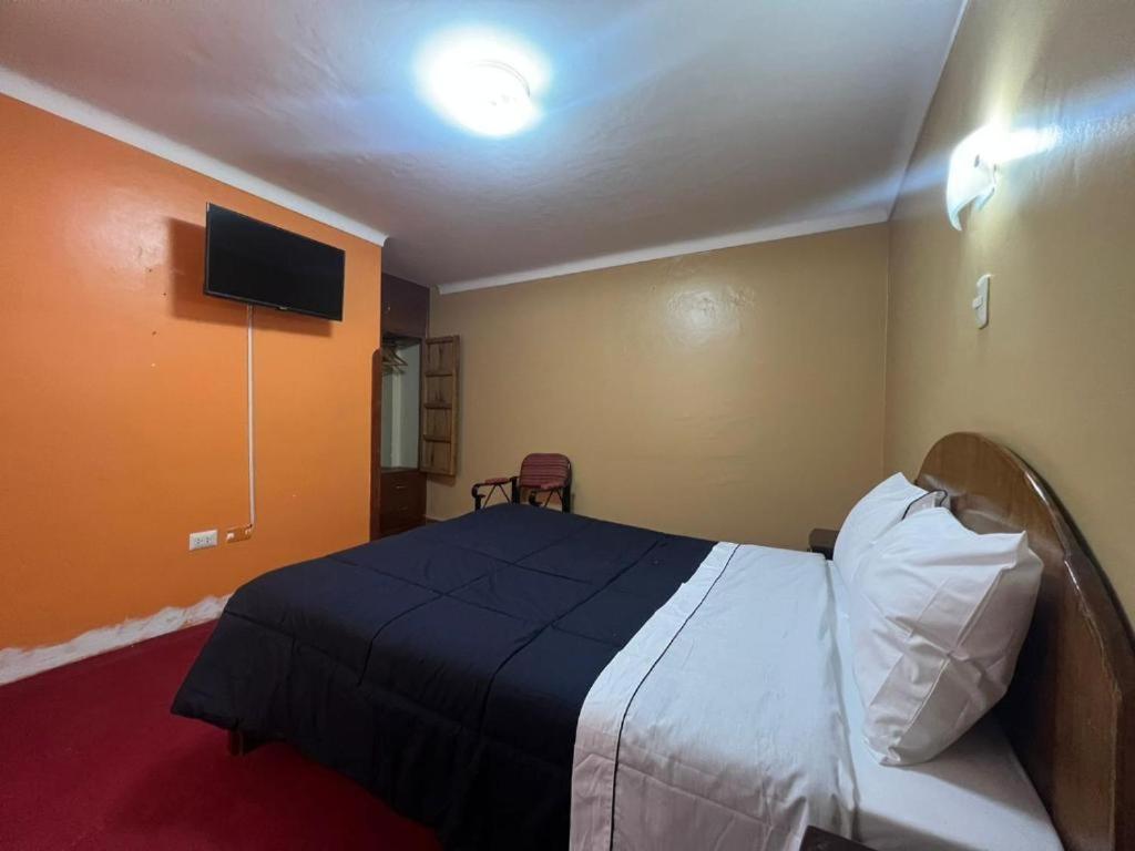 Huayna House Guest house *