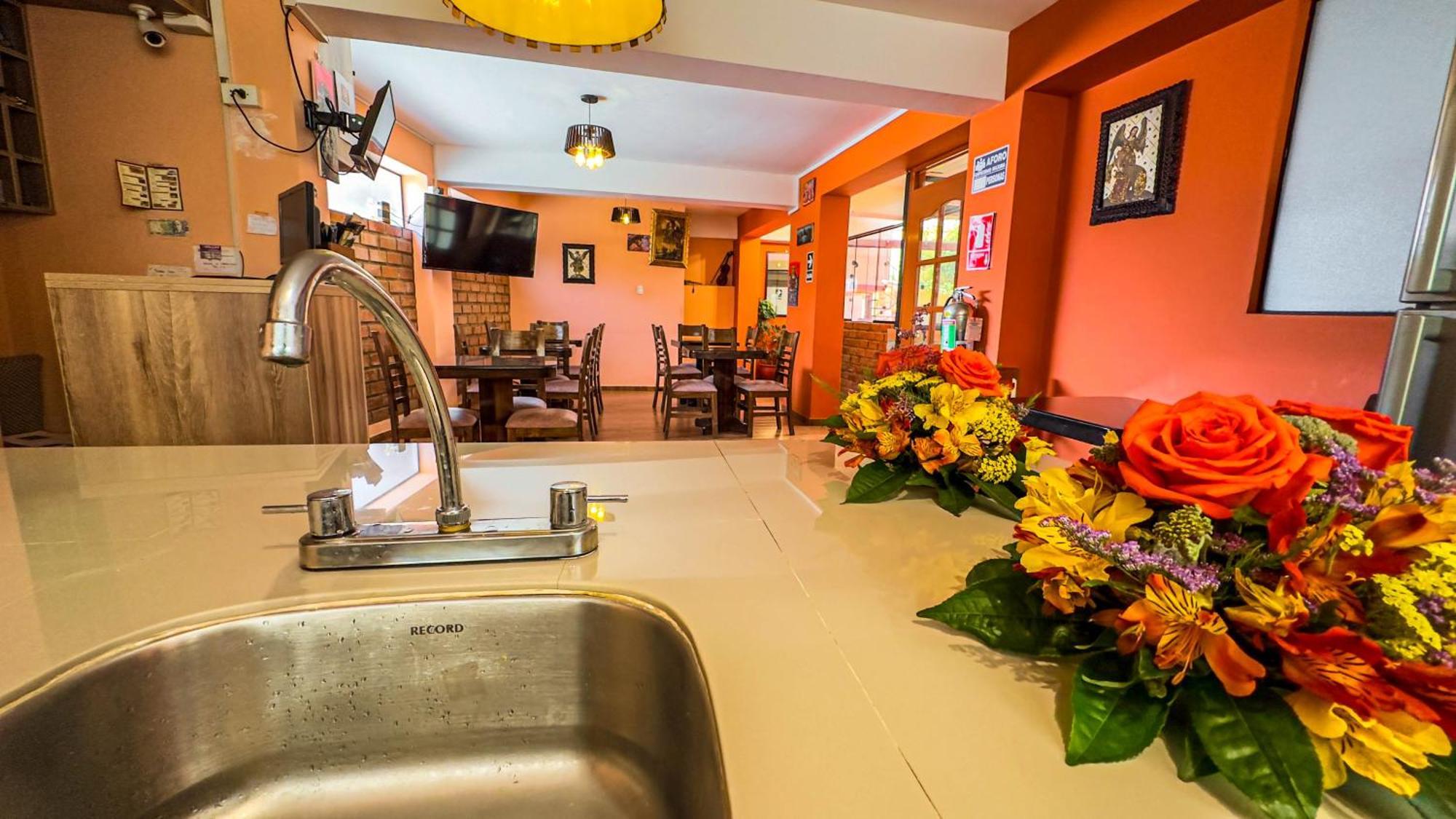 Andean Atoq Hostal *