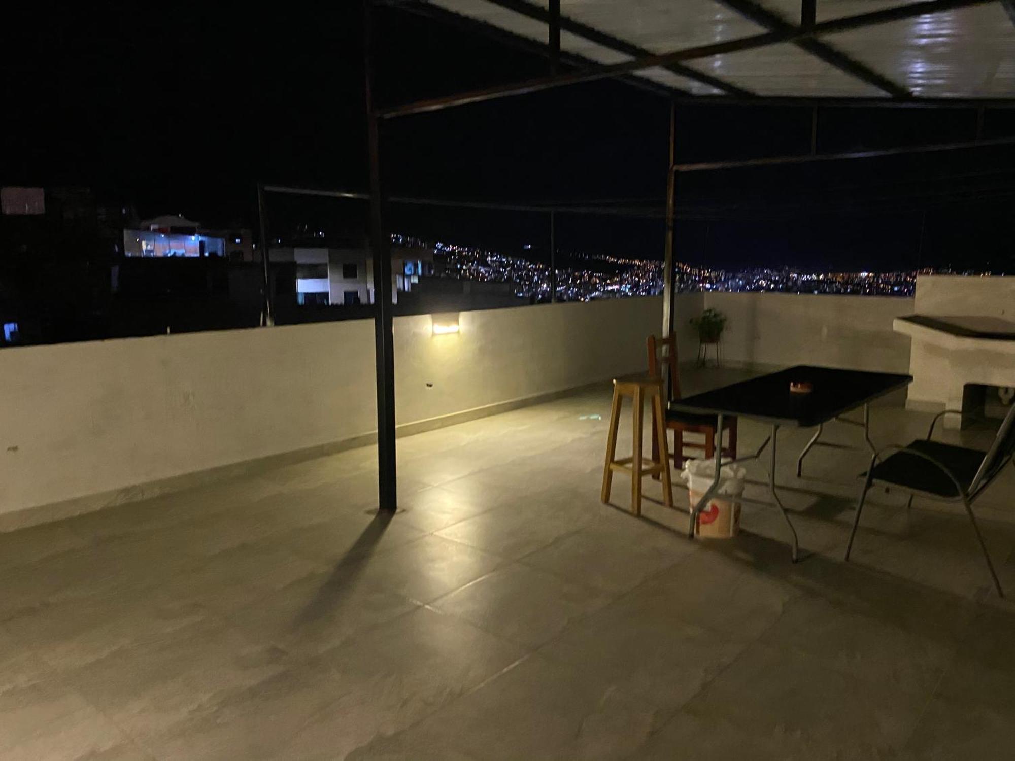Adriano's Deluxe 2 Apartment