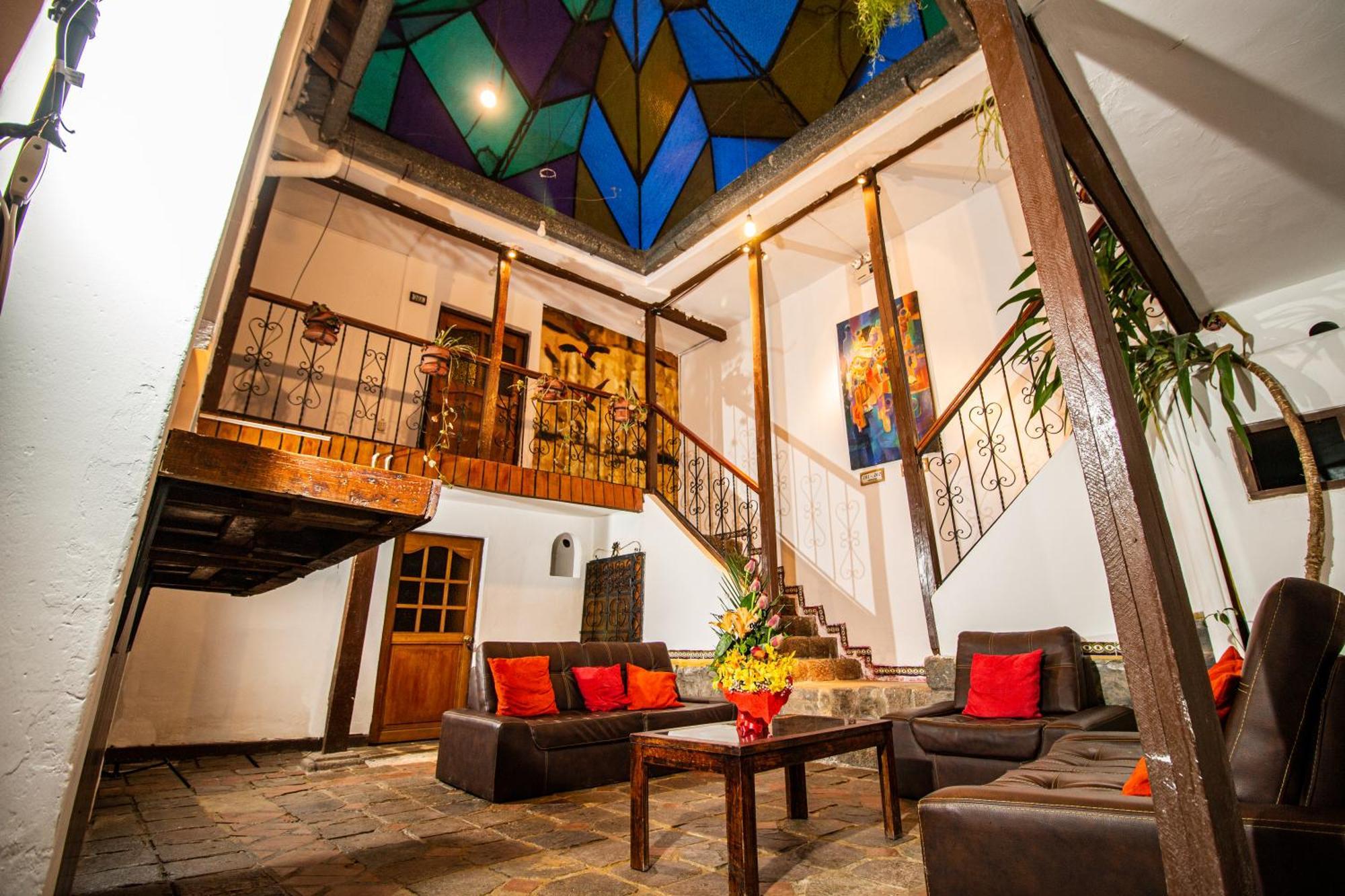 Catama Bed & Breakfast 2*