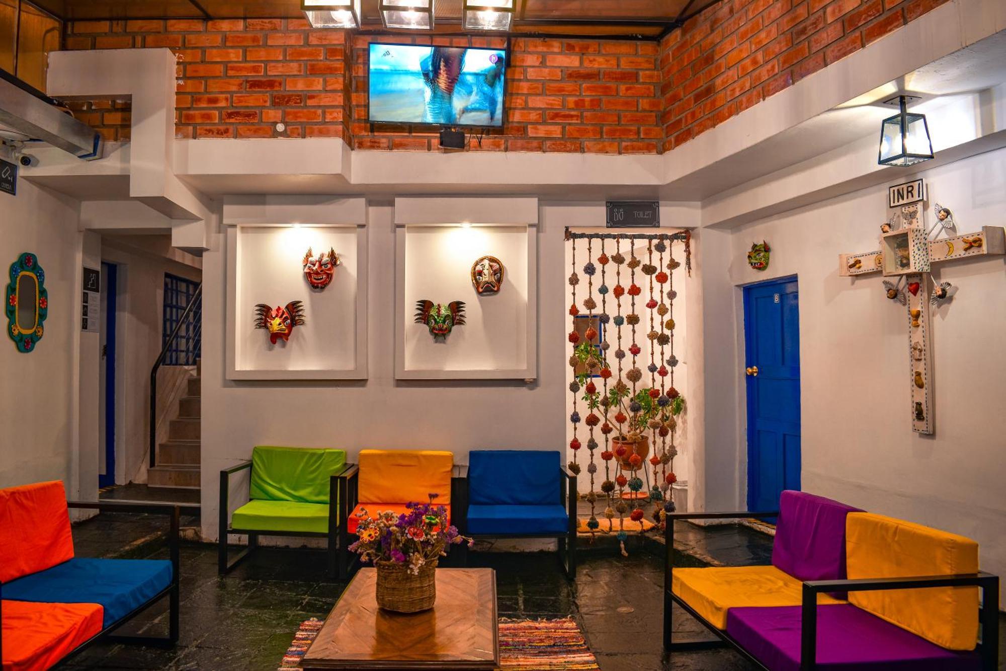 Hostel Saqray *