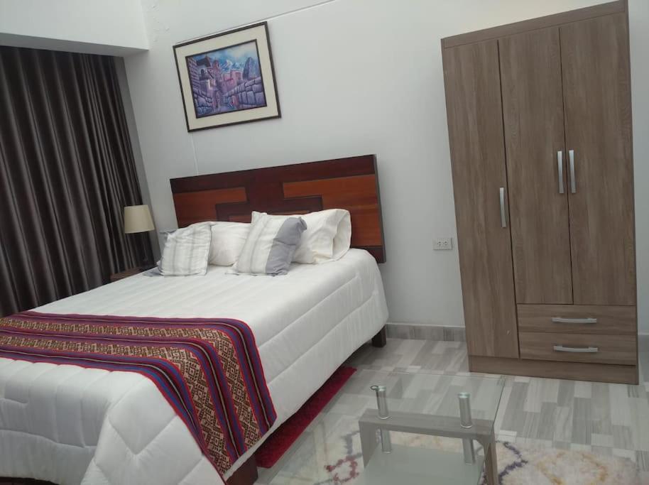 Private Bedroom In Centre Apartment