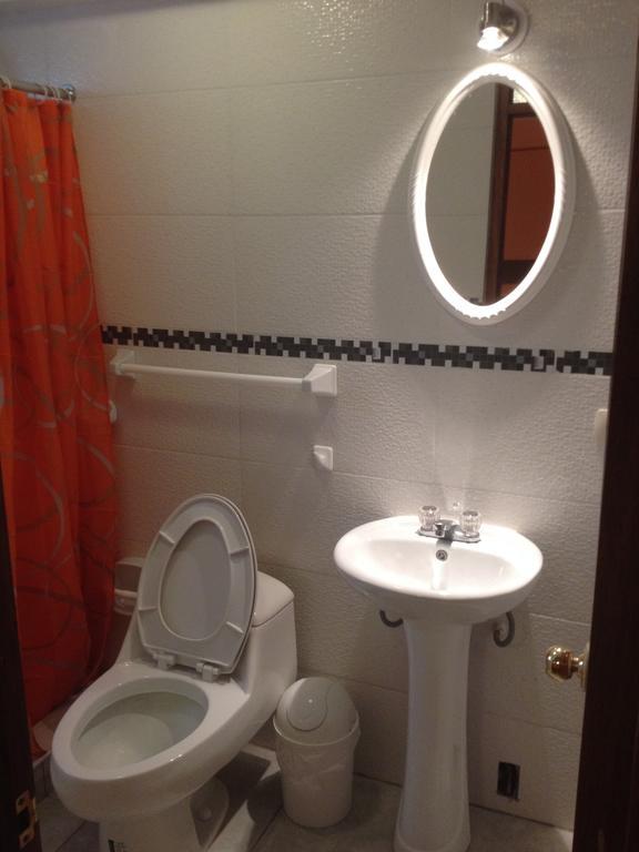 Cusi Hotel 2*