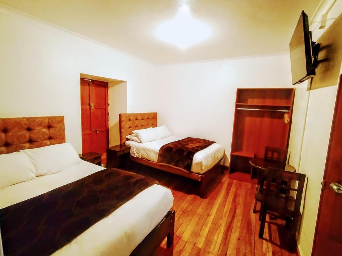 Paqarina San Blas Hotel *