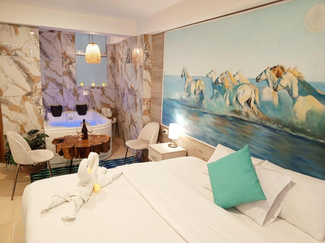 Jacuzzi Hotel