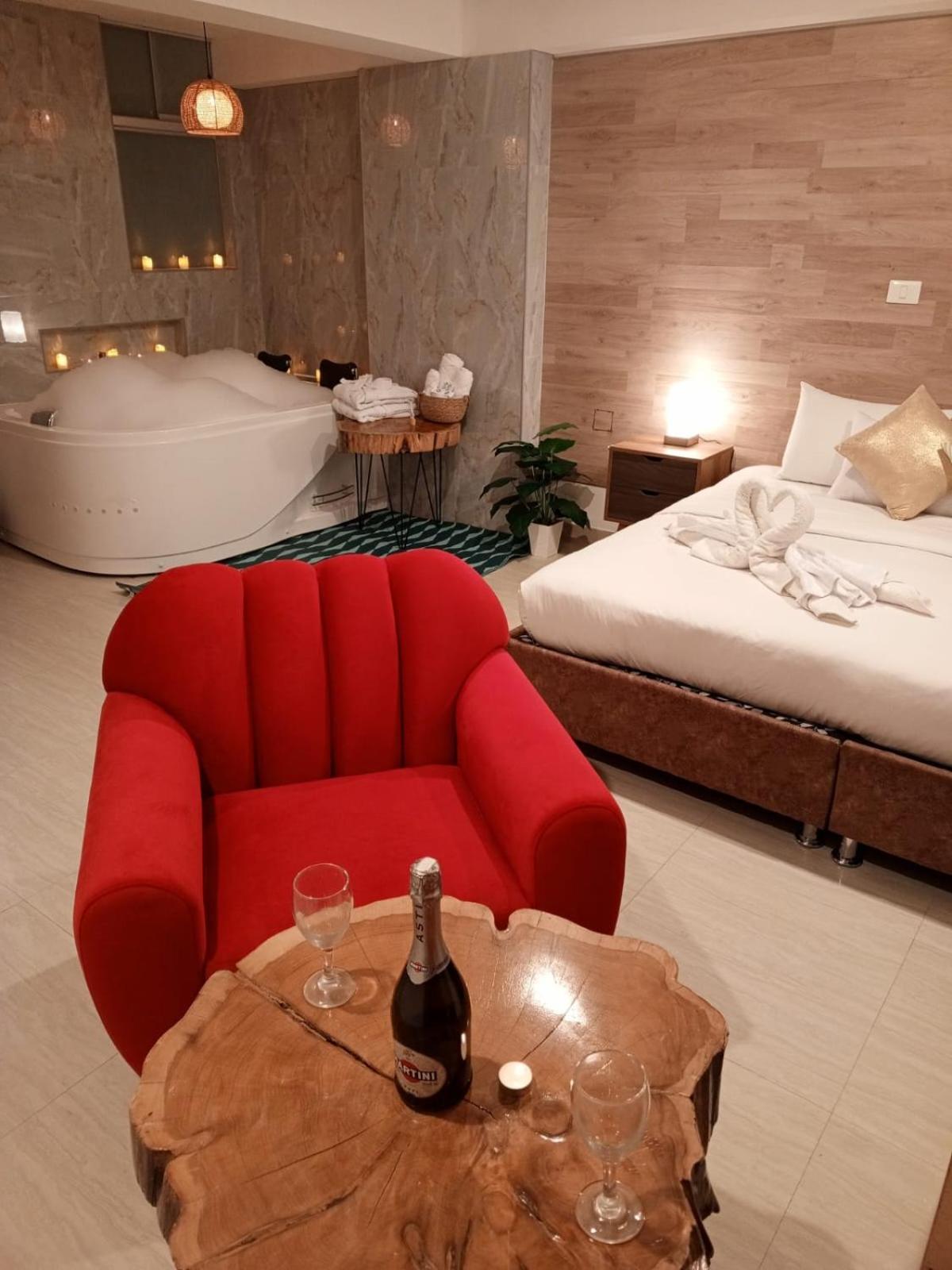 Peru Hotel *