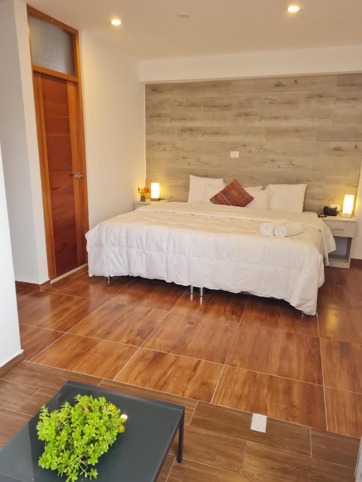 Hotel Peru *