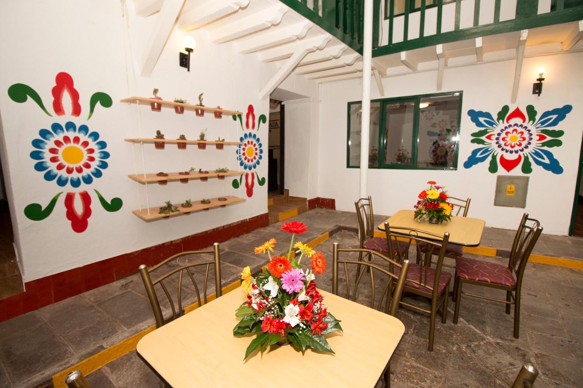 Plaza Nazarenas Hotel 3*