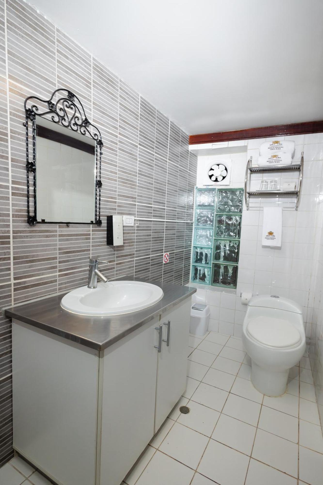 Hacienda Plaza 3*