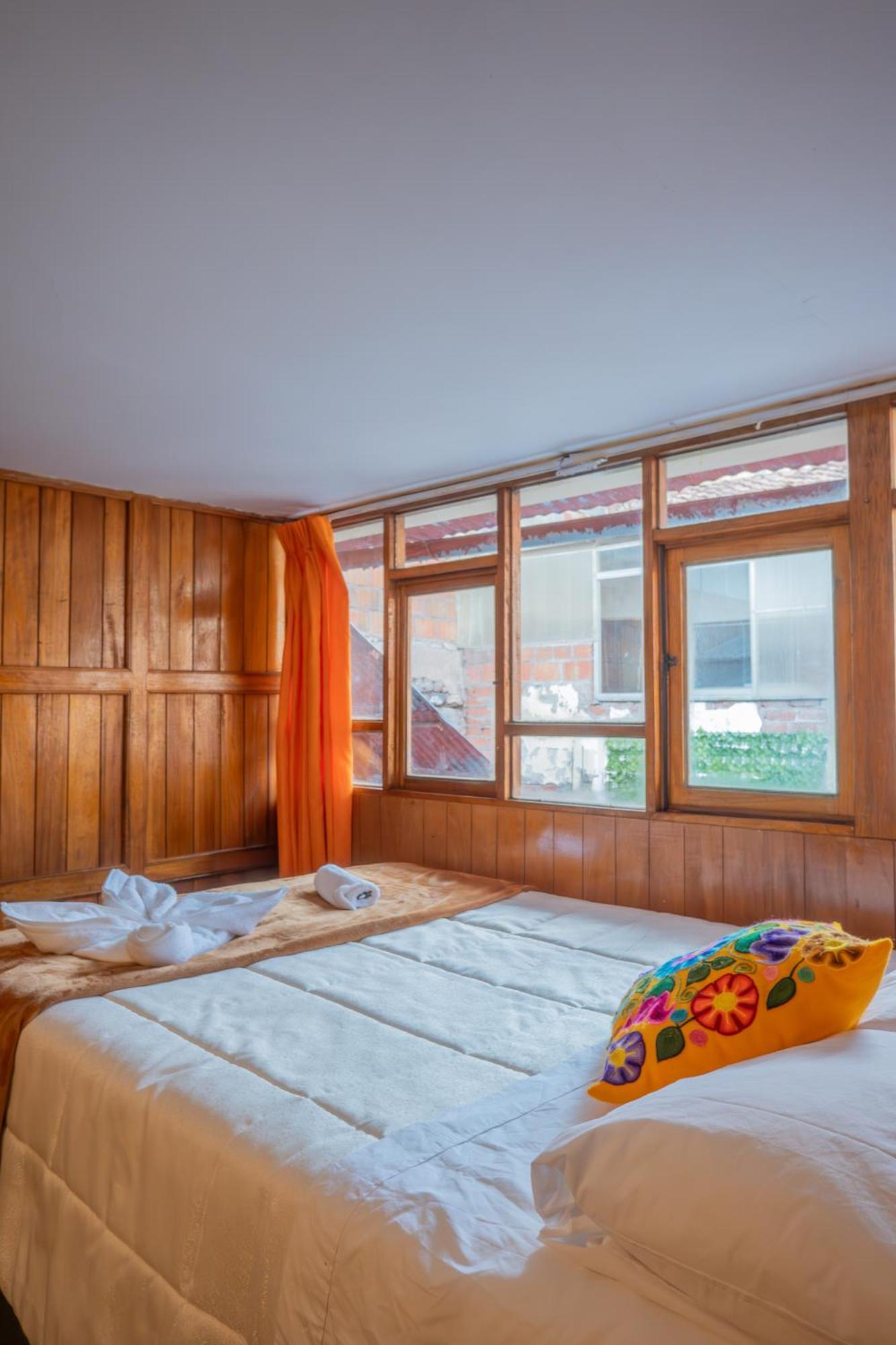 Warm And House With Spectacular View Of