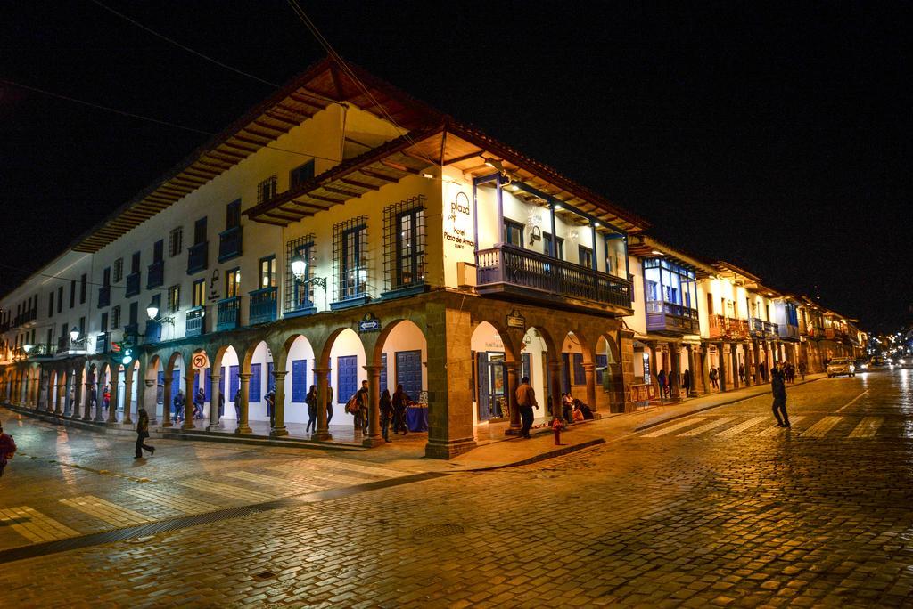 Plaza De Armas 3*