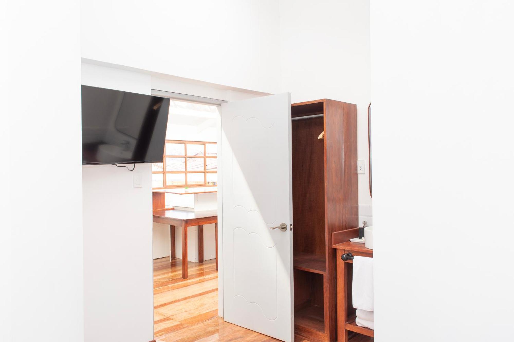 Solara Art House By Aemak *
