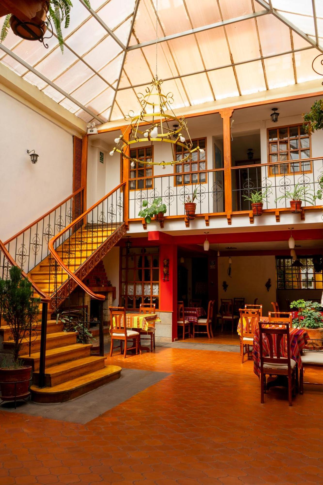 Hotel La De Atahualpa 3*
