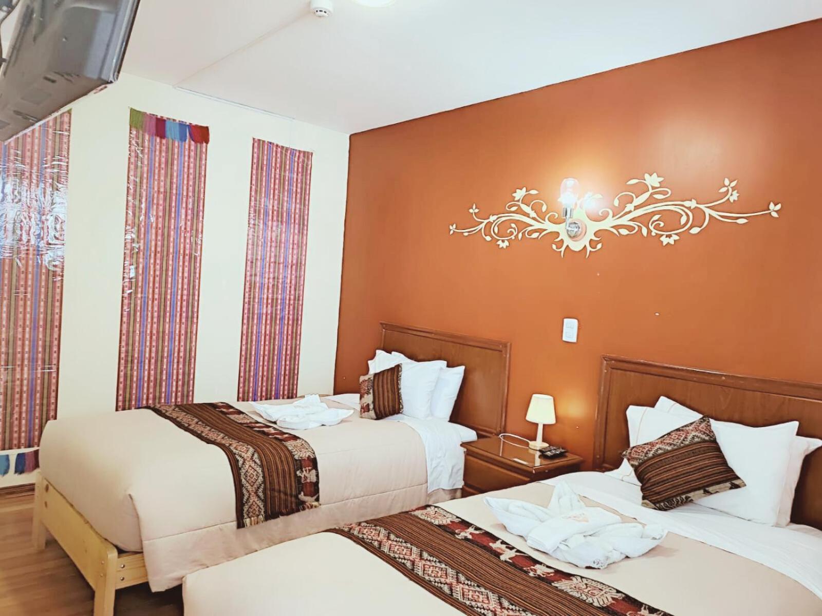 Andean Host 3*