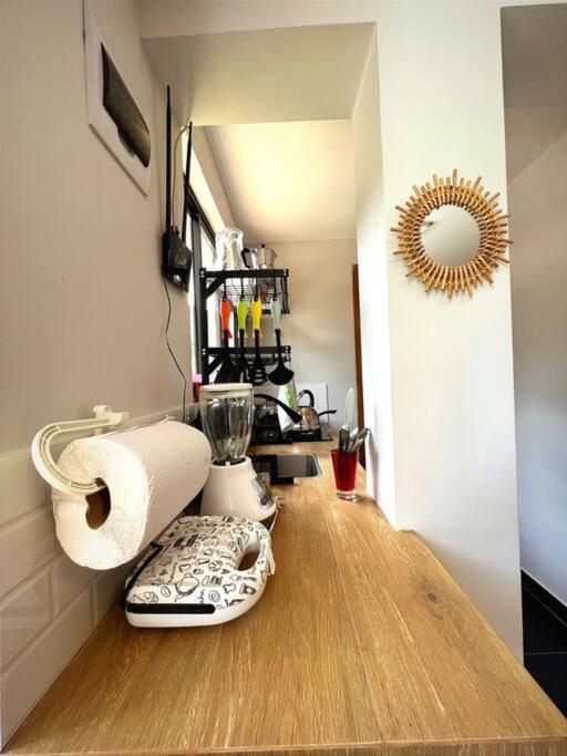 Boutique Art In The Center Of *