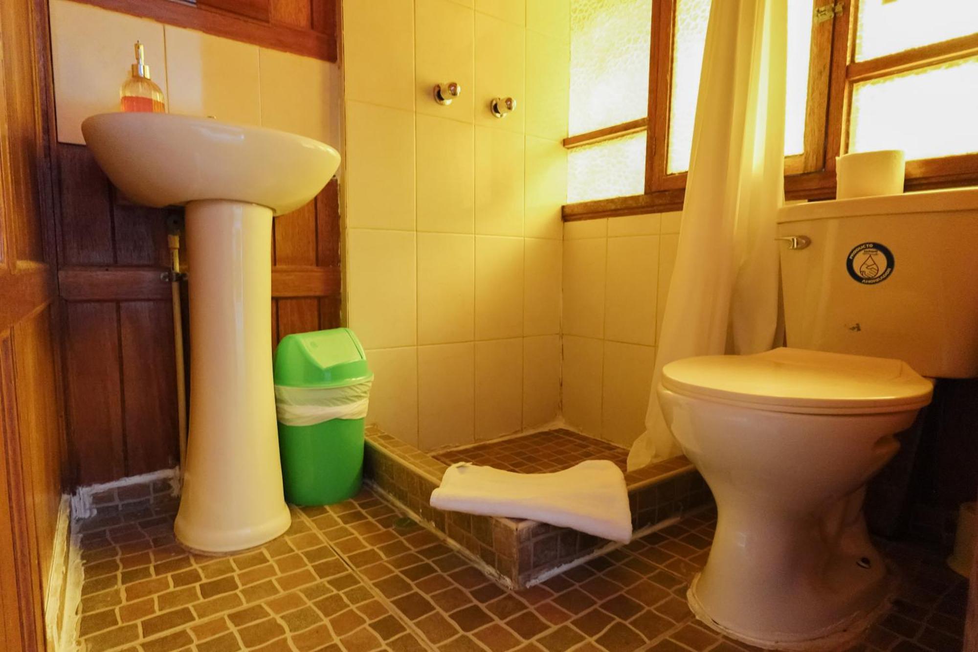 Casa de férias Beautiful, Spacious & Cozy House Located In The Heart Of *