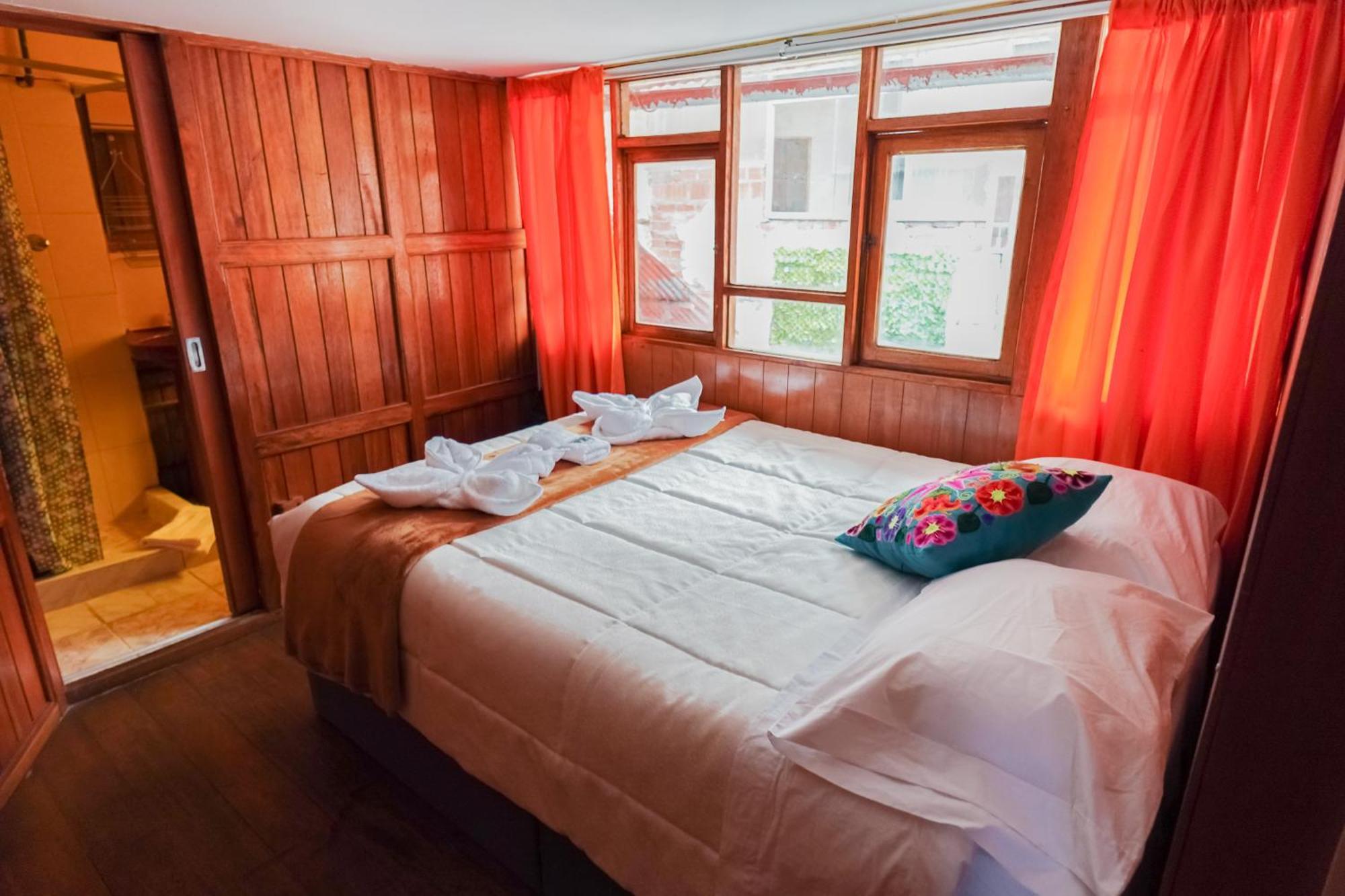 Warm And House With Spectacular View Of
