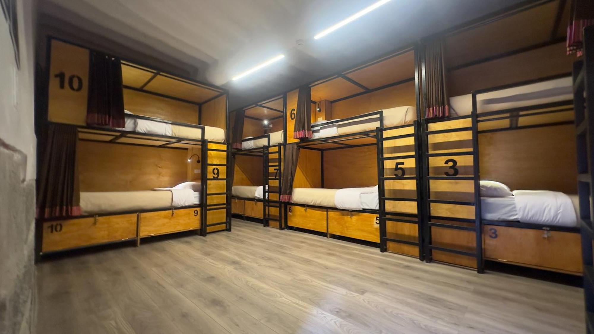Hostel Black Llama