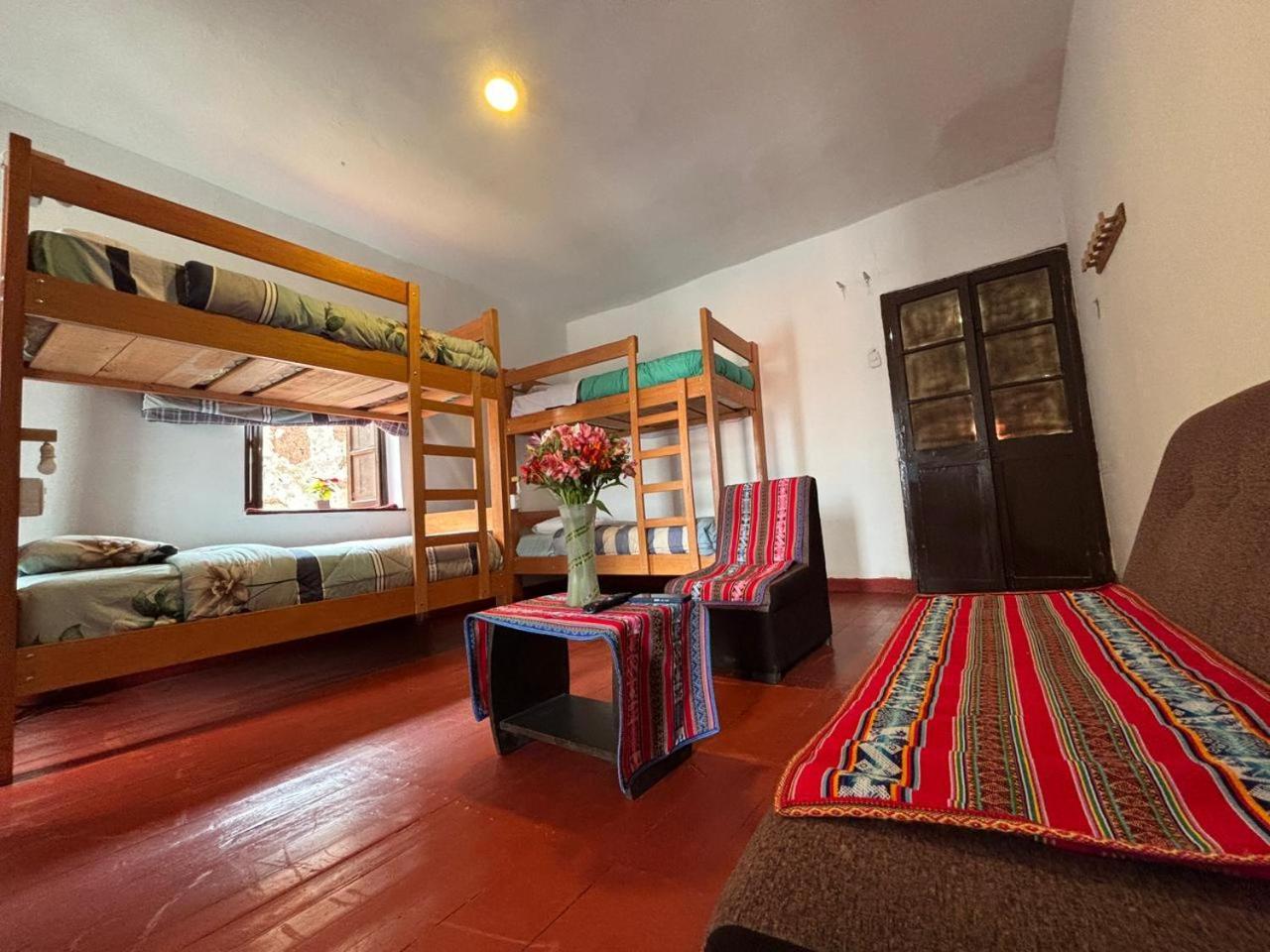 Morenas Backpackers Hostel *