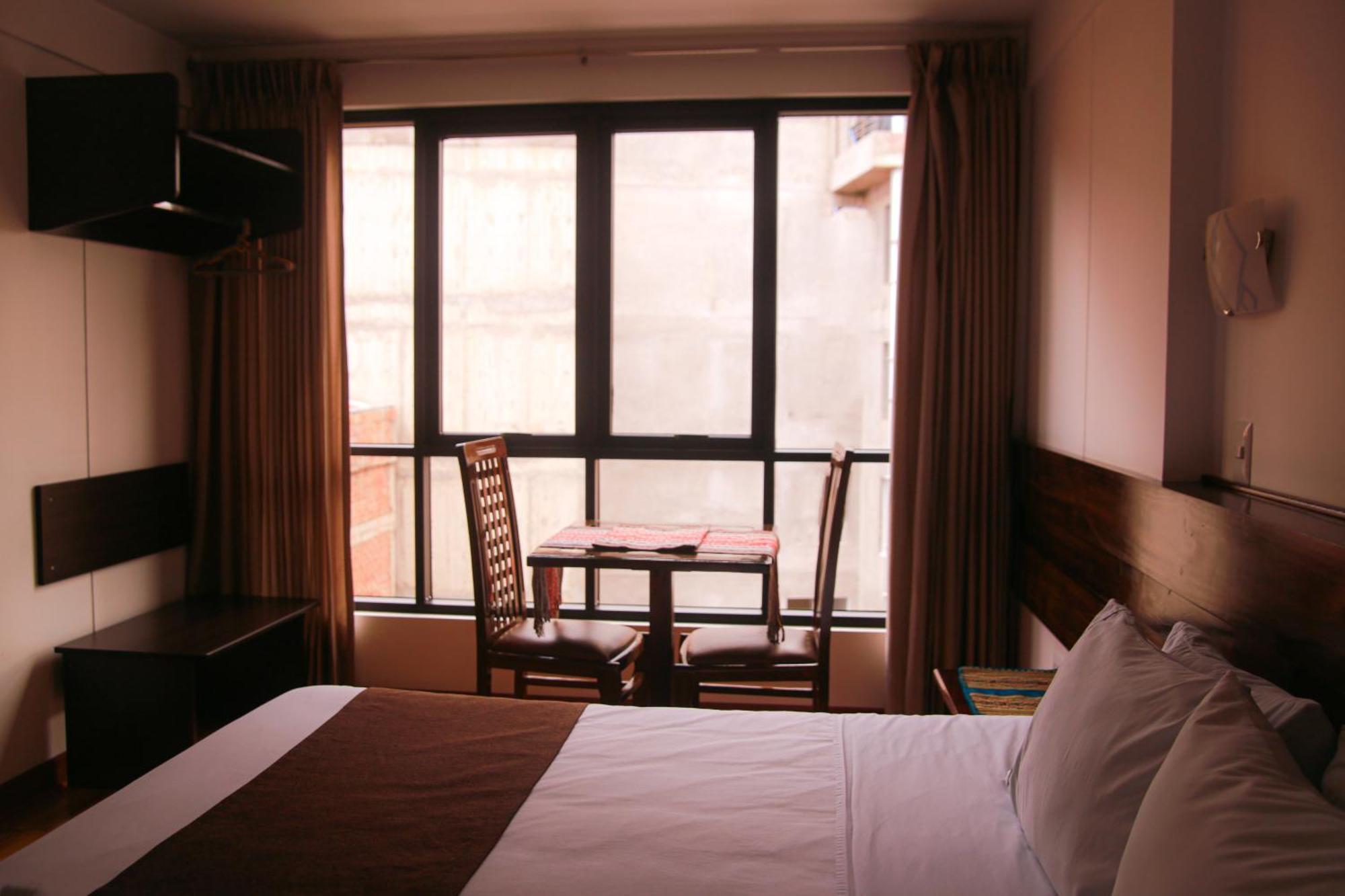 Illas Hotel 3*