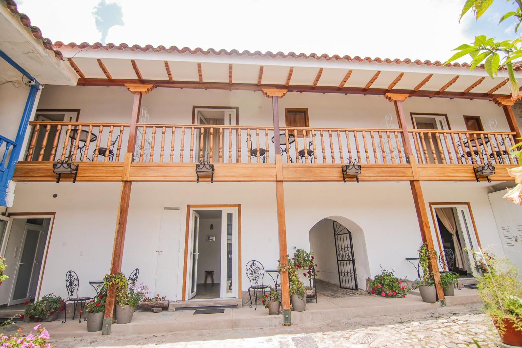 Qori, Nuevo Centro Historico De Cusco, Cuesta San Blas 561 *
