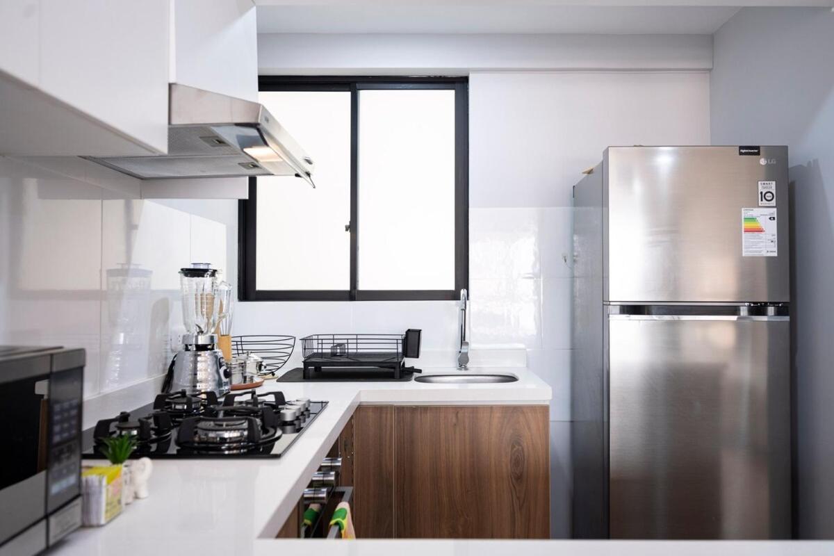 Cozy And Modern Near Downtown Apartment