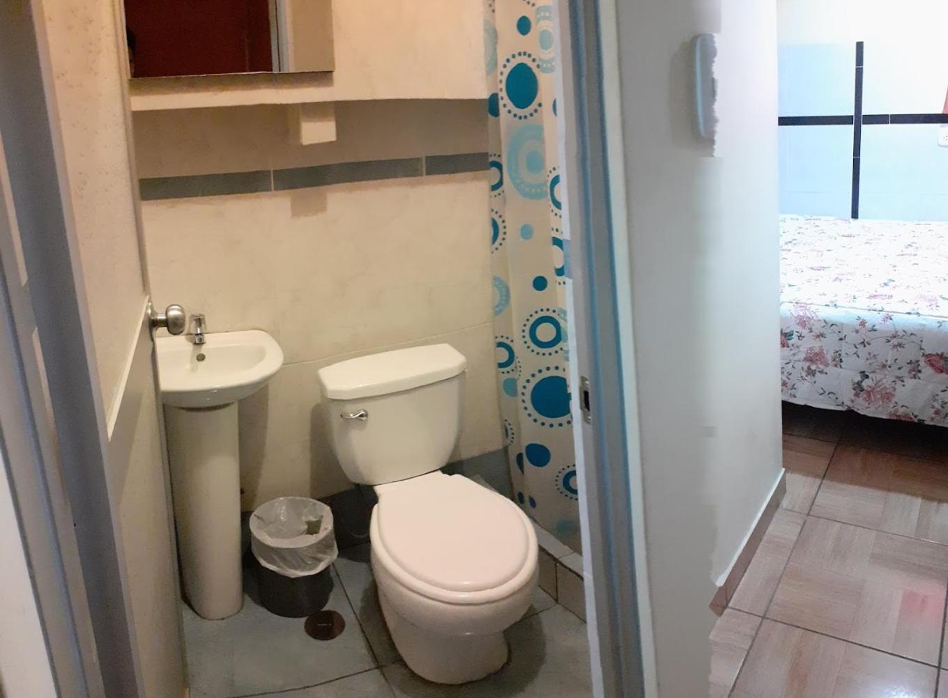 Guest house Hostal Kuntur Cusco 2*