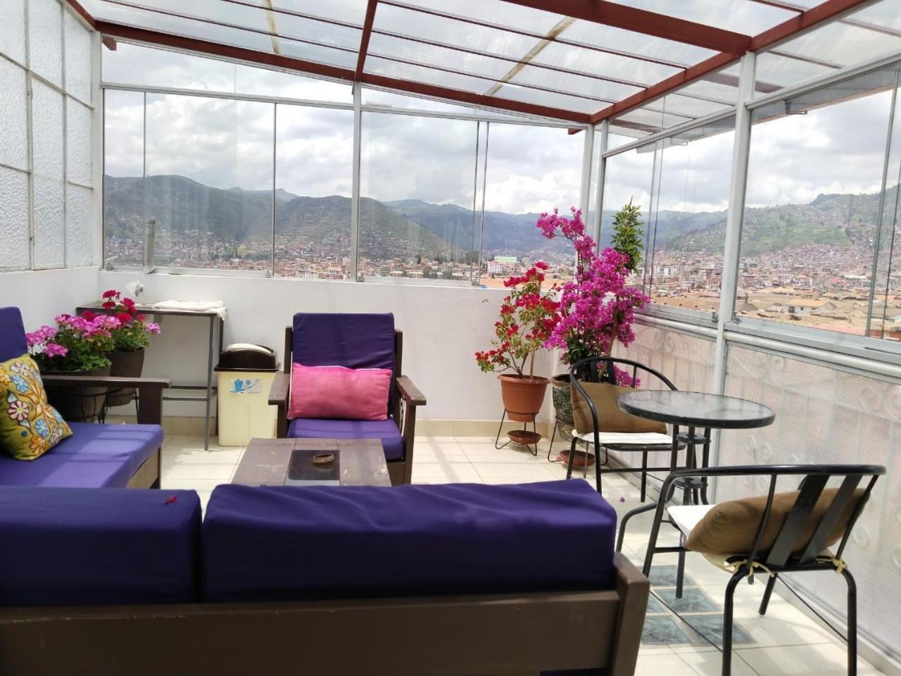 Acomodação com café da manhã  Suyay *