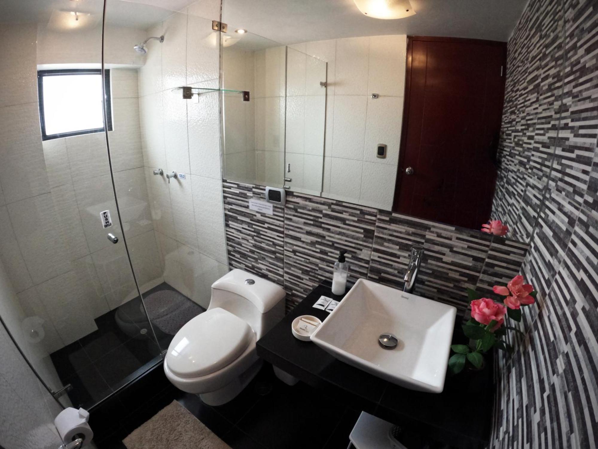 Rhouse Aparthotel 3*