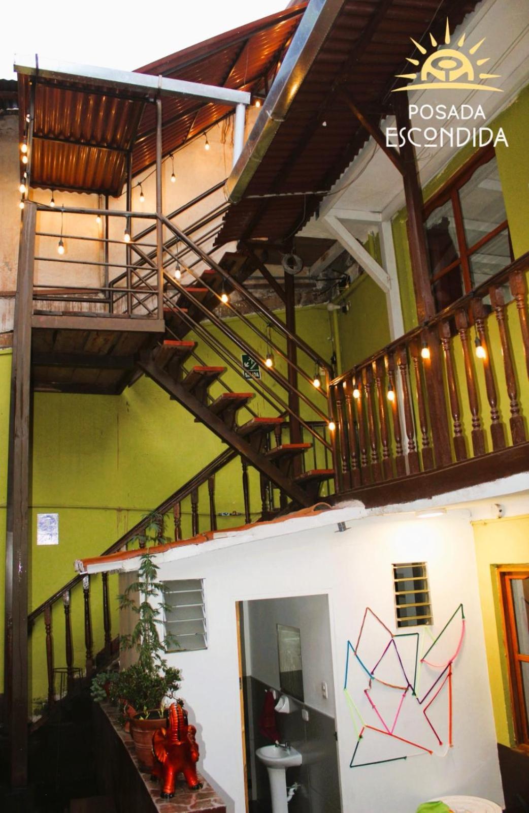 Escondida Hostel *