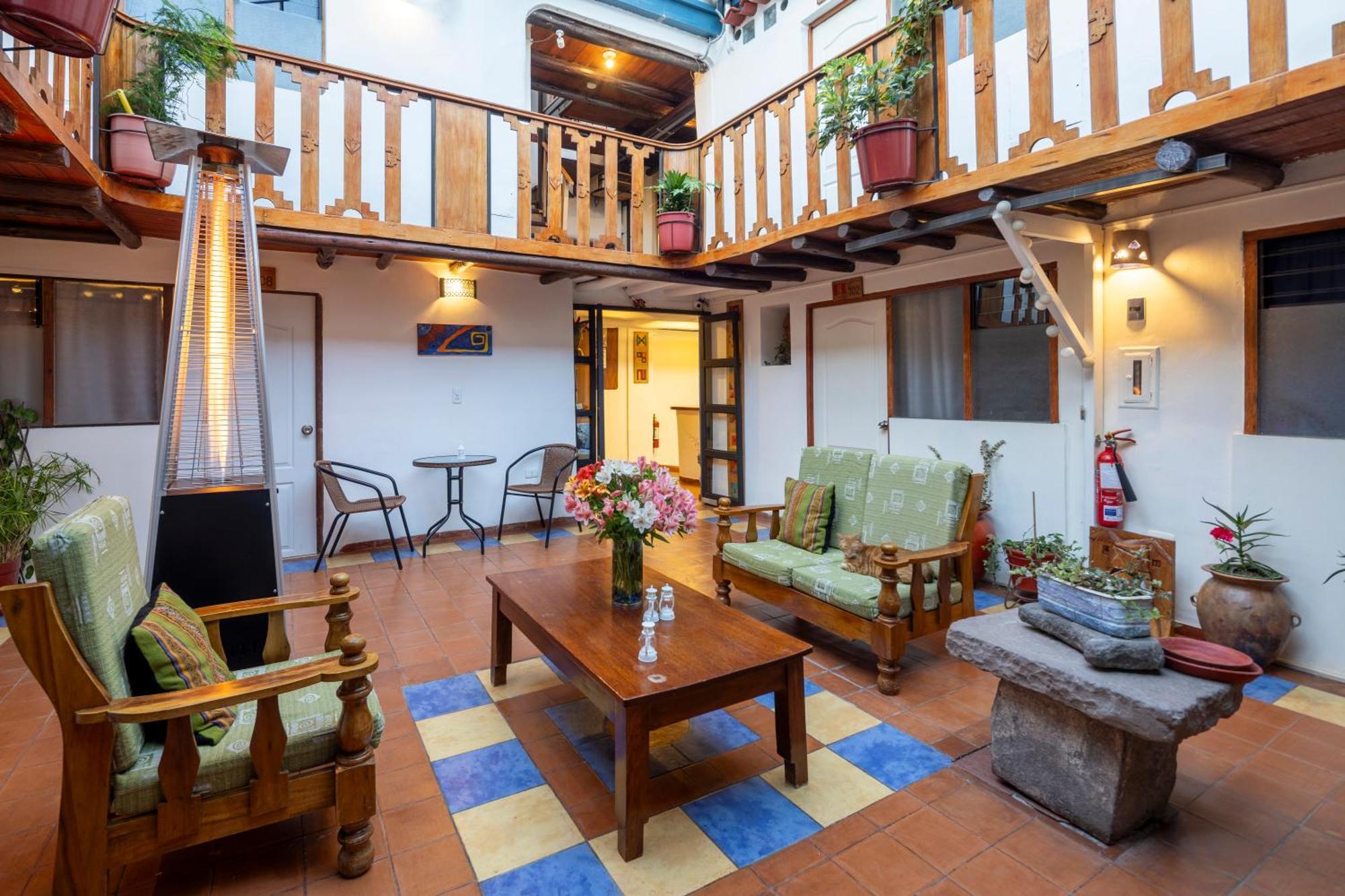 Teatro Inka Inn 2*