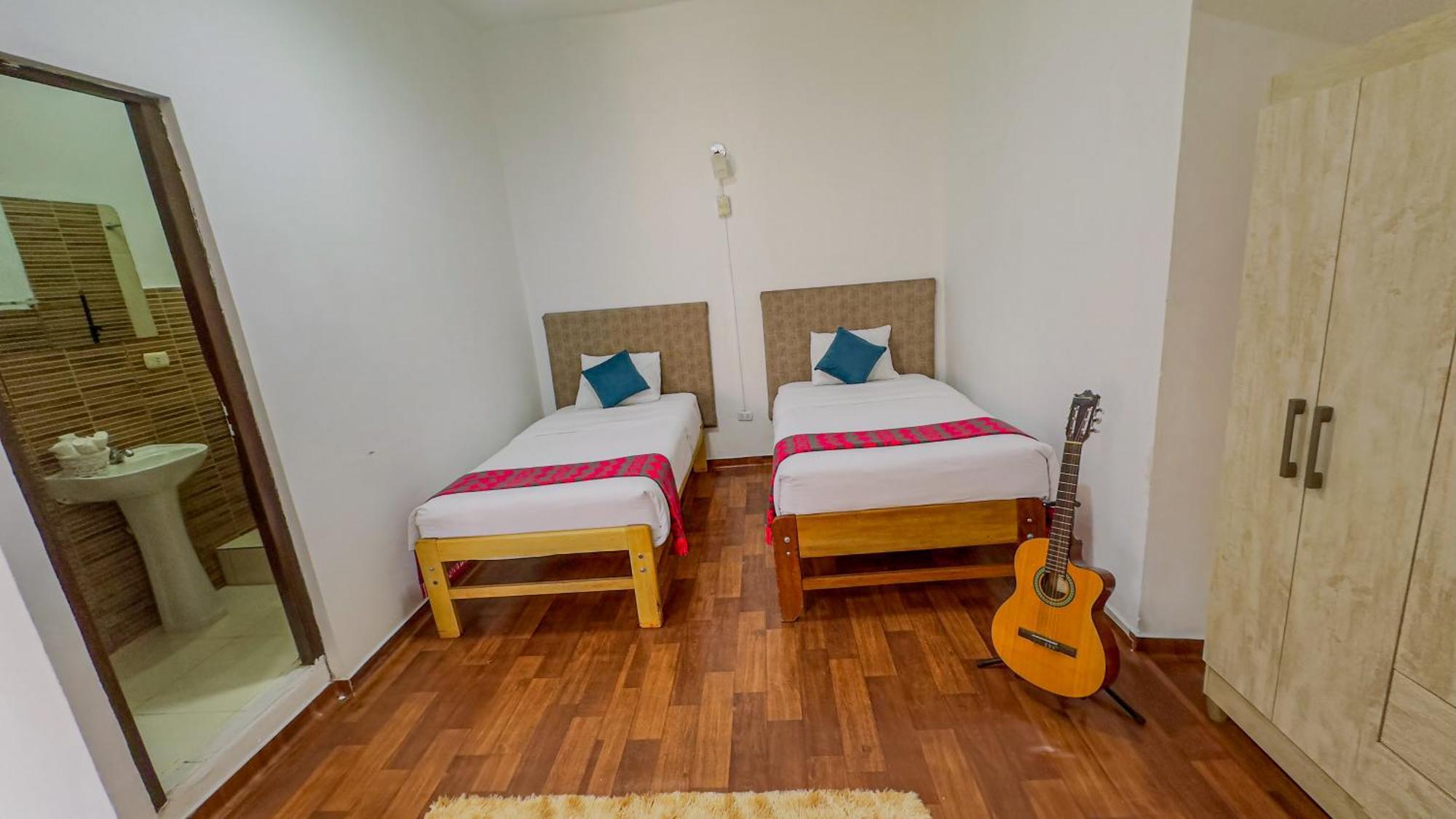 Alegrias Plaza Apartment *
