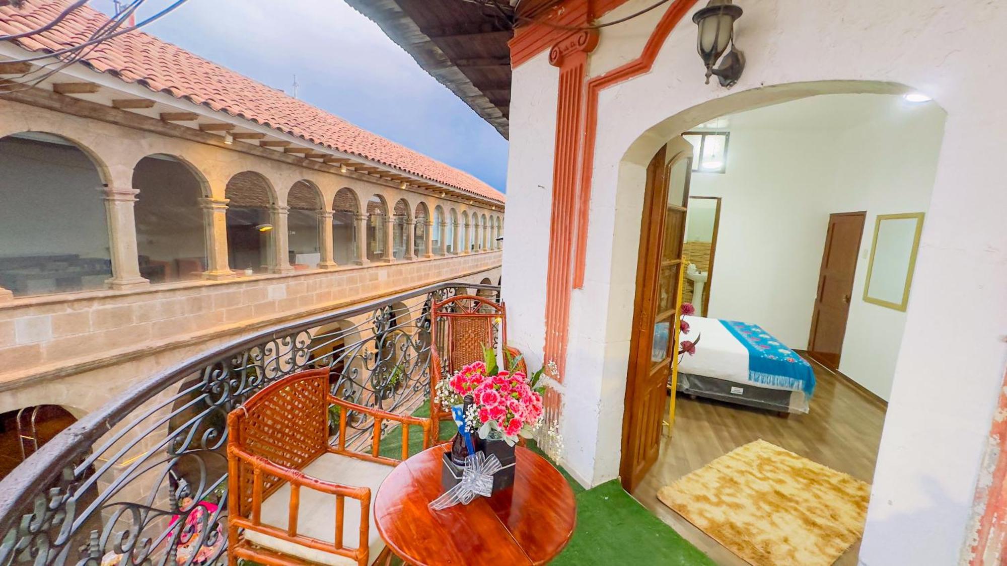 Alegrias Plaza Apartment *