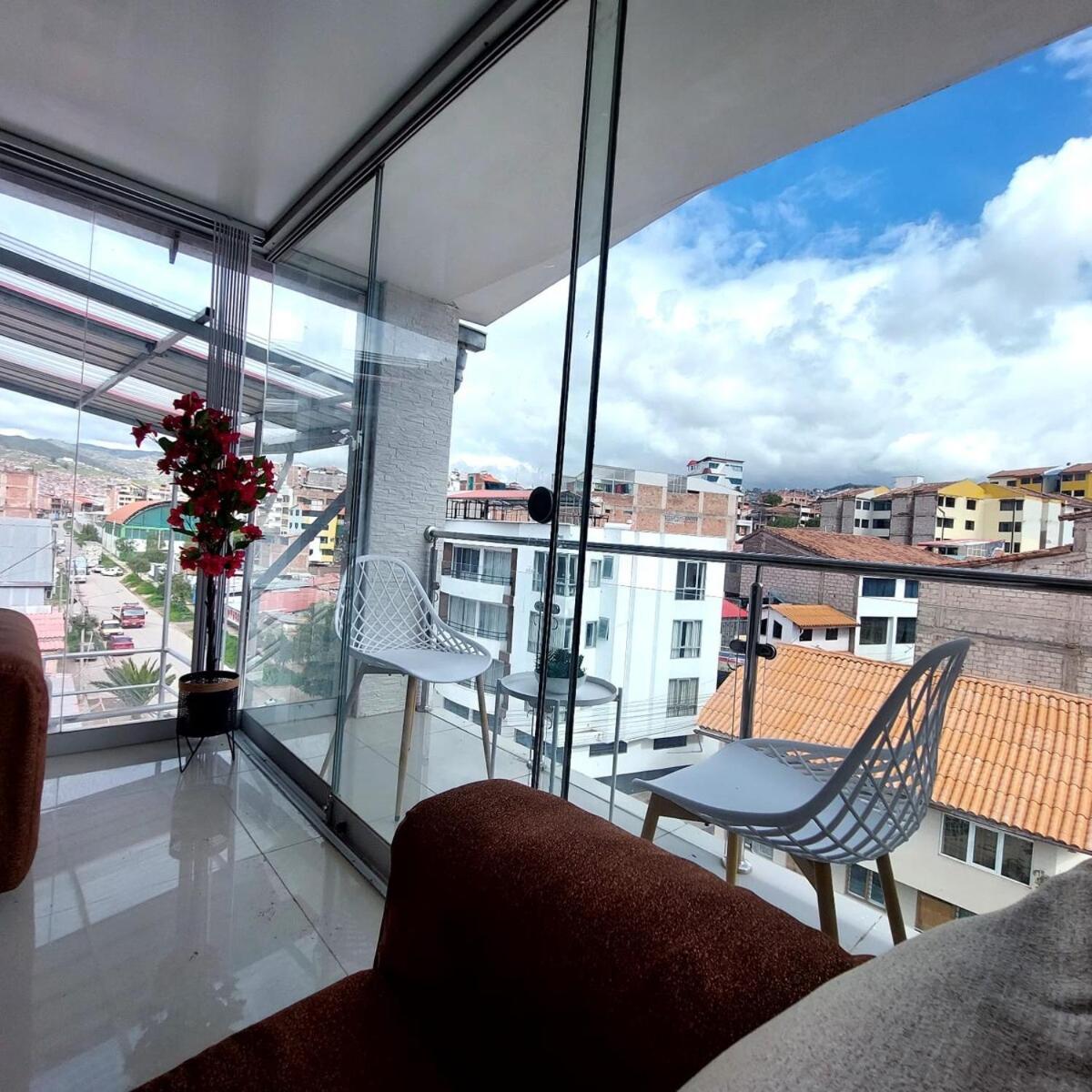 Modern And Cozy Apartment *