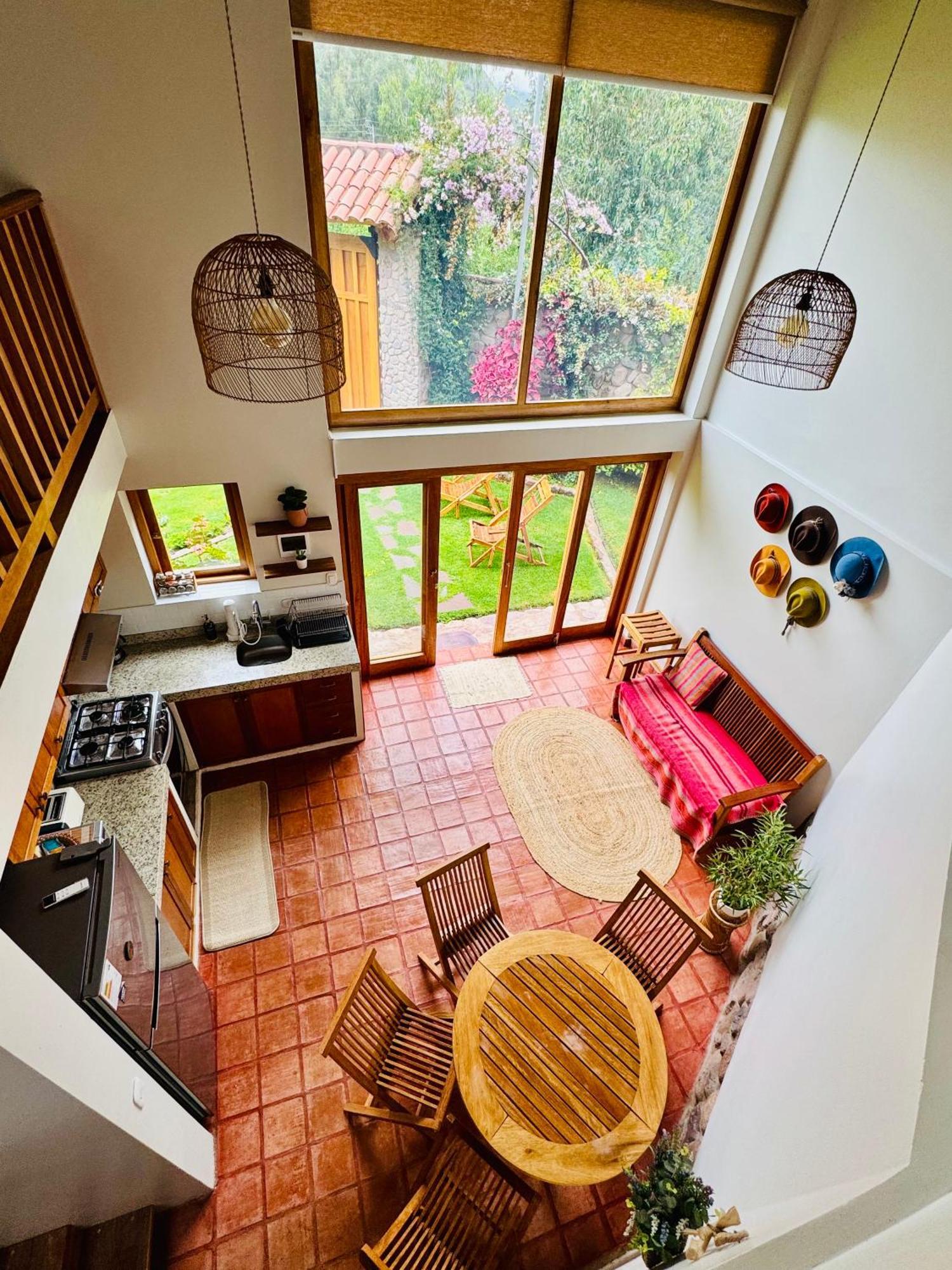 Tranquil Creekside In Sacred Valley Chalet